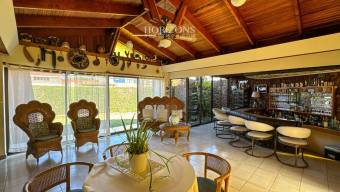 AMPLIA CASA EN VENTA! CON USO DE SUELO MIXTO EN RESIDENCIAL GONZALEZ ÁNGULO EN ORIENTAL CA, $ 775,000, 5, Cartago