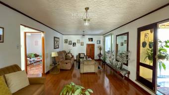 AMPLIA CASA EN VENTA! CON USO DE SUELO MIXTO EN RESIDENCIAL GONZALEZ ÁNGULO EN ORIENTAL CA, $ 775,000, 5, Cartago