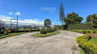 PROPIEDAD COMERCIAL CON CASA FRENTE A CARRETERA NACIONAL PRIMARIA 10 OREAMUNO CARTAGO NJC0, $ 1,100,000, 4.5, Cartago, Oreamuno