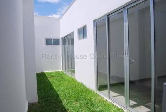Alquiler de Town Houses en Santa Ana-Piedades. RAH 26-2013