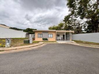 MLS-26-2060 LS VENTA CASA AMUEBLADA GARABITO PUNTARENAS CONTACTENOS AL # 86127562