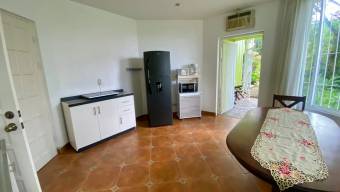 Alquiler de Apartamento Amueblado en Santa Ana. 26-644