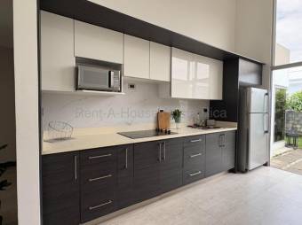 Casa en Alquiler en Rio Oro, Santa Ana
