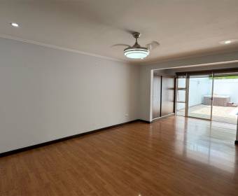 Casa de 1 planta en residencial a la venta en San Rafael de Escazú