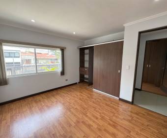 Casa de 1 planta en residencial a la venta en San Rafael de Escazú