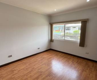 Casa de 1 planta en residencial a la venta en San Rafael de Escazú