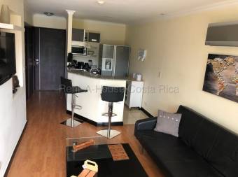 Se alquila apartamento en Santa Ana San José 26-2026