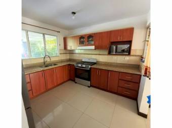 VENTA DE CASA, ALAJUELA, RESIDENCIAL ESTEBAN - 9988719