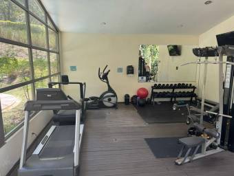 Venta de Apartamento en Piedades de Santa Ana. RAH 26-2057