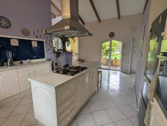 Venta de Casa Semi Amueblada en Uruca-Santa Ana. RAH 26-2053