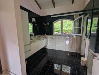 Venta de Casa Semi Amueblada en Uruca-Santa Ana. RAH 26-2053