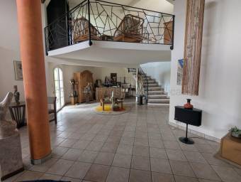 Venta de Casa Semi Amueblada en Uruca-Santa Ana. RAH 26-2053