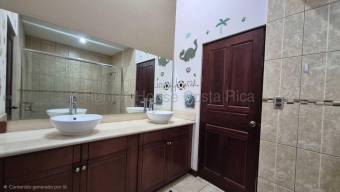 Venta de Casa en La Guácima de Alajuela. RAH 26-2065