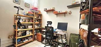 House for sale in Desamparados.