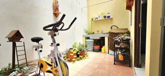 House for sale in Desamparados.