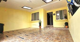 House for sale in Desamparados.