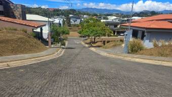 Se vende lote para desarrollo en exclusivo condominio