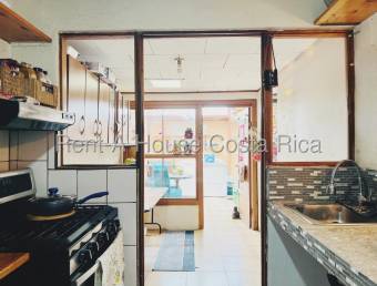 Se vende casa en Ulloa Heredia 26-1473