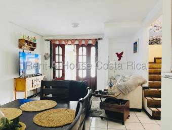 Se vende casa en Ulloa Heredia 26-1473
