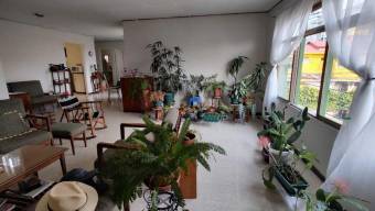 Venta de Edificio Esquinero en Uruca, San José. RAH 26-999