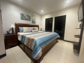 Se vende casa en Ulloa Heredia 26-1600