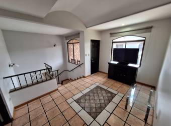 ALQUILER AMPLIA CASA EN CONDOMINIO SANTA ANA ALQUILER AMPLIA CASA EN CONDOMINIO SANTA ANA
