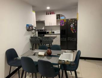 Alquiler apartamento de 3 habitaciones con parqueo techado #26-1954 GS