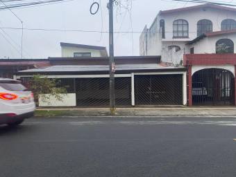 se vende casa en Heredia #26-738