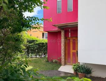 Venta casa familiar de 3 niveles en residencial seguro #26-1812 GS Venta casa familiar de 3 niveles en residencial seguro #26-1812 GS
