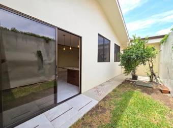 Alquiler de Casa Independiente en Río Oro de Santa Ana.