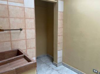 Alquiler de Casa Independiente en Río Oro de Santa Ana.