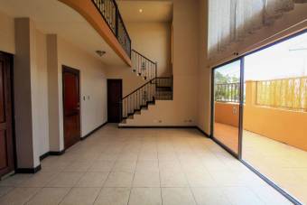 Precio de Oportunidad Se Vende Casa en Guayabos Curridabat 3 Habitaciones más Cuarto Servi