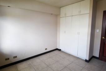 Precio de Oportunidad Se Vende Casa en Guayabos Curridabat 3 Habitaciones más Cuarto Servi