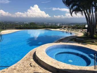 Apartamento en venta con mezzanina y vista a las montañas en condominio #26-982 GS