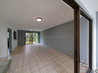 Venta de  casa o se alquila con opcion a compra en pozos de santa ana 26-2084