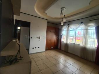 Venta de Casa Esquinera en Mercedes de Heredia. RAH 26-2075