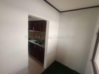 Venta de Casa Esquinera en Mercedes de Heredia. RAH 26-2075