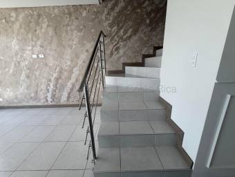 Se alquila casa en Ulloa Heredia 26-2042