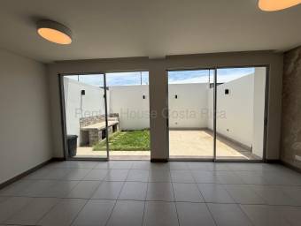 Se alquila casa en Ulloa Heredia 26-2042