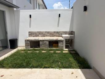 Se alquila casa en Ulloa Heredia 26-2042