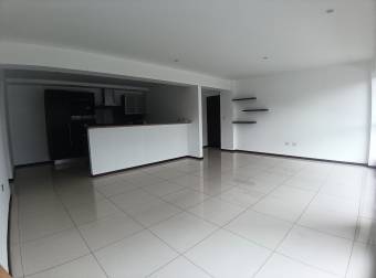 Venta de Apartamento en Condominio #26-1993