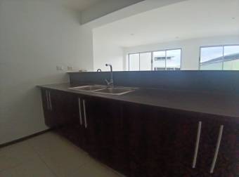 Venta de Apartamento en Condominio #26-1993
