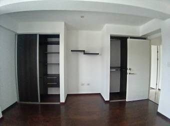 Venta de Apartamento en Condominio #26-1993