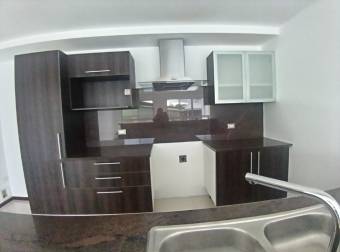 Venta de Apartamento en Condominio #26-1993