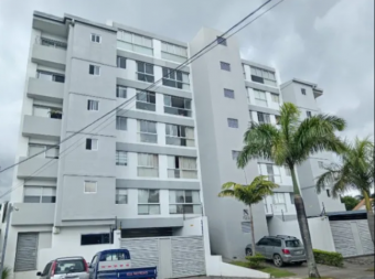 Venta de Apartamento en Condominio #26-1993