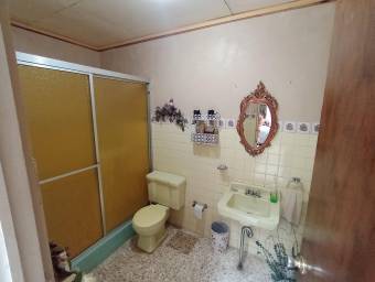 Se vende casa en Zapote San José 26-707