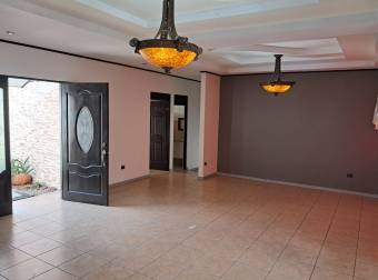 HEREDIA MERCEDES NORTE VENDO CASA $305.000