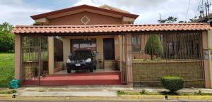 A la venta estupenda casa en Naranjo, Alajuela #18-682