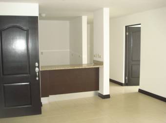 ALQUILO BELLO APARTAMENTO EN HEREDIA, CERCA HOSPITAL