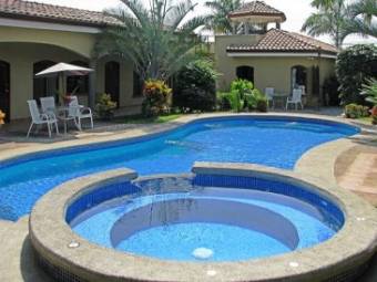 Las Brisas family-owned and operated hotel 